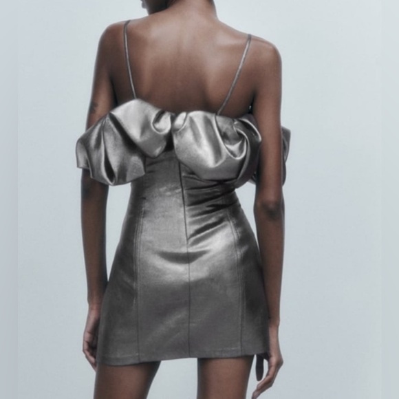 Zara VOLUMINOUS SHORT DRESS. Size Small - Picture 2 of 8